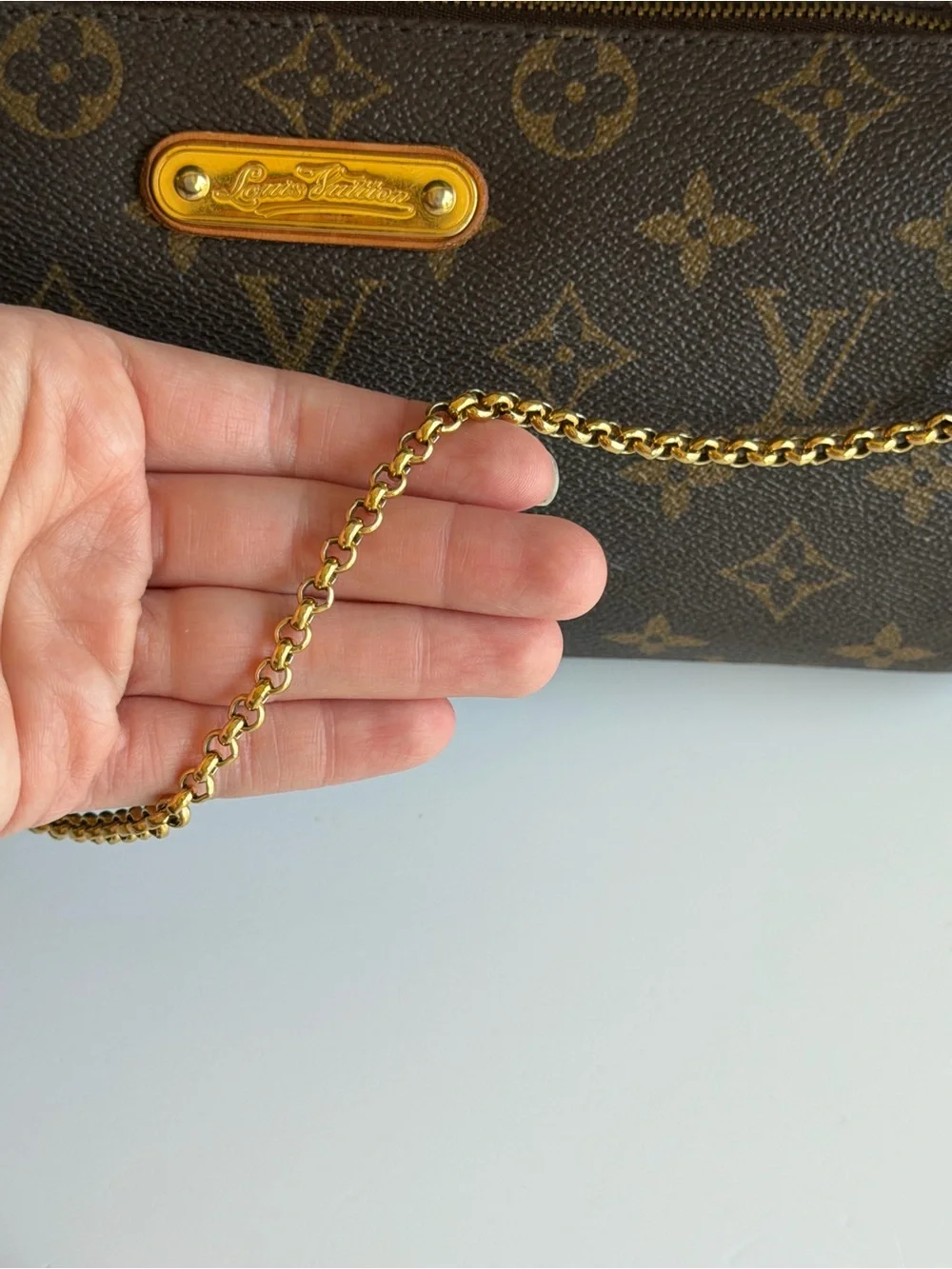 Authentic Louis Vuitton Eva Crossbody Monogram Canvas & Leather Clutch Purse Bag
